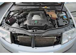 Среди бензиновых двигателей наиболее распространены 1,8-литровые агрегаты; 2,8-литровые моторы (на фото) встречаются намного реже.
