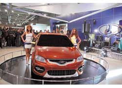 Сюрпризом для посетителей стал дебют вазовского концепта Lada C-Cross. Автомобиль построен на общей с компанией Renault платформе. В серию модель обещают запустить в 2012 году. Подождем..