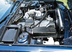 Все двигатели «семерки» – бензиновые и от W126 отличаются большей литровой мощностью. S-Кlasse оснащен более широкой линейкой моторов.