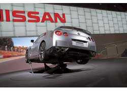 Выход на российский рынок 480-сильного полноприводного суперкара Nissan GT-R пока в стадии обсуждения.
