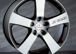 Фирма Je Design разработала новую модель легкосплавных дисков SUV-Select для крупных немецких внедорожников VW Touareg, Audi Q7 и Porsche Cayenne.