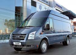 Самый вместительный фургон Ford Transit – версия Jumbo может предлагаться с односкатными или двускатными задними колесами.