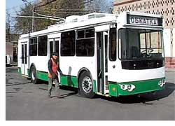 У нас появился еще один производитель экологически чистого транспорта – КП «Харьковский вагоноремонтный завод», выпустивший троллейбус марки «Днiпро». 