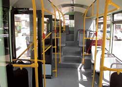Троллейбус Т501.10 «Богдан» имеет низкопольный кузов длиной 10 метров. В его салоне – 22 сиденья; общая пассажировместимость – 86 человек.