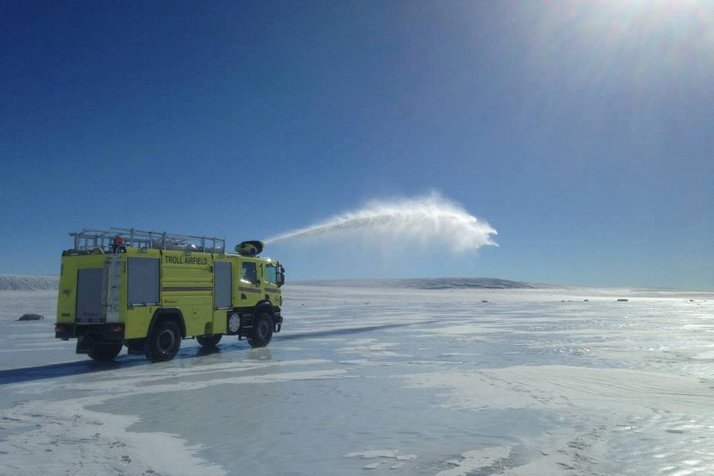 Пожарный автомобиль Scania для Антарктиды
