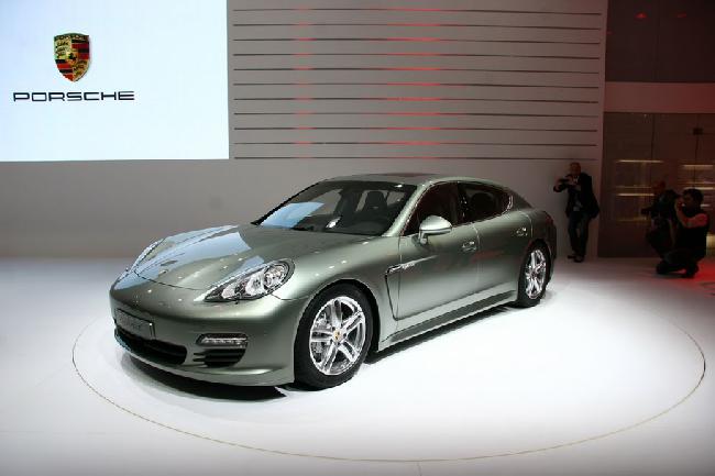 Porsche Panamera S Hybrid на Женевском автосалоне 2011