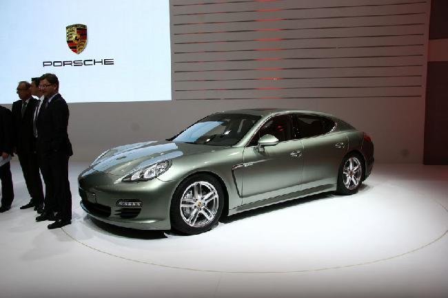 Porsche Panamera S Hybrid на Женевском автосалоне 2011