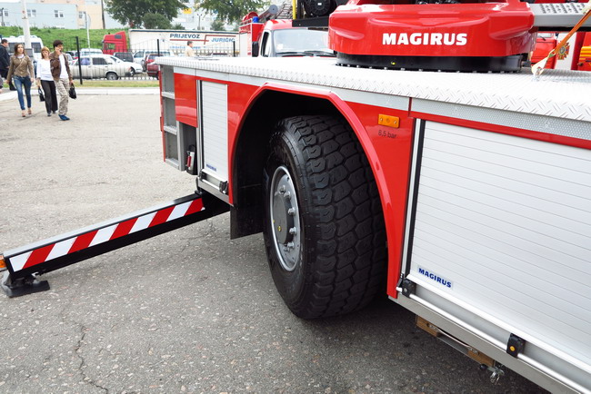 Пожарная автолестница IVECO Magirus M32L 