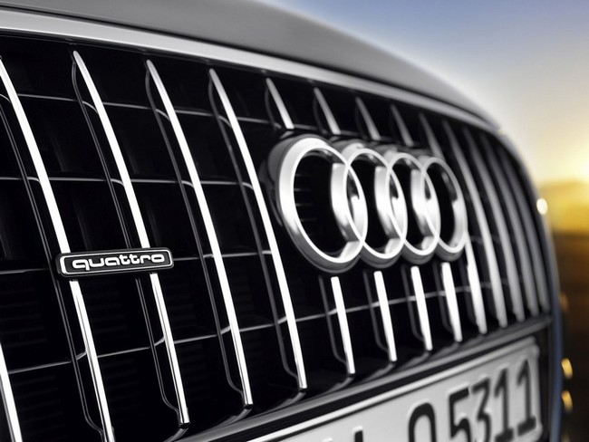 Компания Audi официально представила фото обновленного Q5