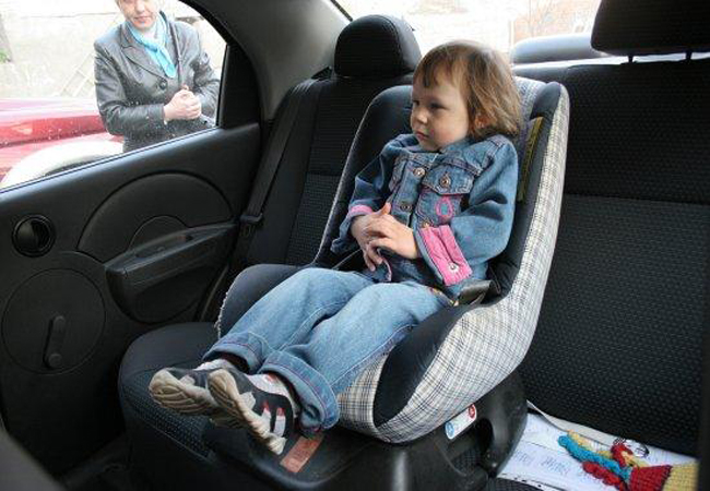 Перевозка детей в автомобиле
