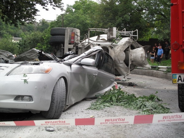 авария  на проспекте Науки в Киеве 