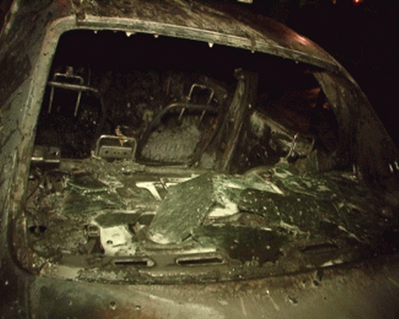 в  Киеве горят автомобили