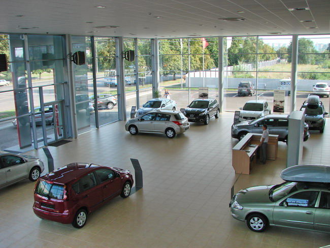 Nissan открыл новый дилерский центр в Днепропетровске