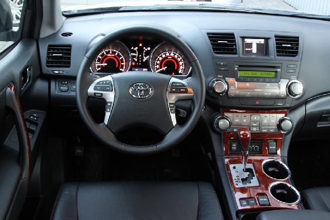 Тест-драйв Toyota Highlander