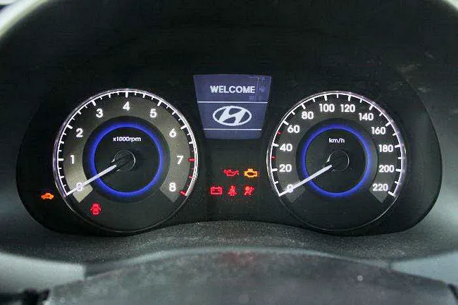 Hyundai%20Accent10_4