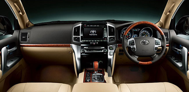 Обновленный Toyota Land Cruiser 200