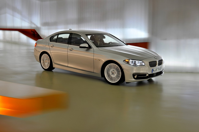BMW 7 серии и BMW 5 серии – официальные автомобили 20-го министерского заседания ОБСЕ