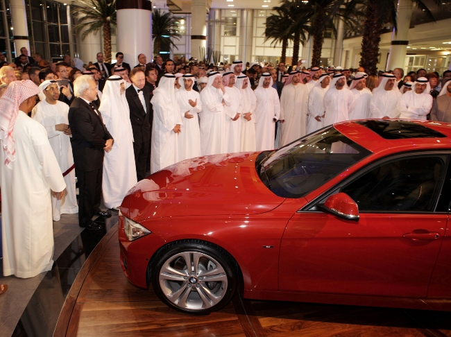 В Абу-Даби открыт крупнейший автосалон BMW, Mini и Rolls-Royce