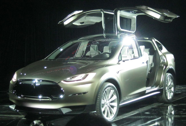 Представлен предсерийный Tesla X