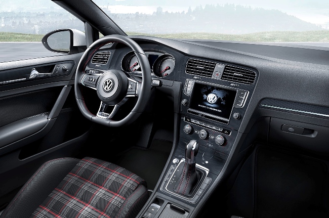 новый Volkswagen Golf GTI