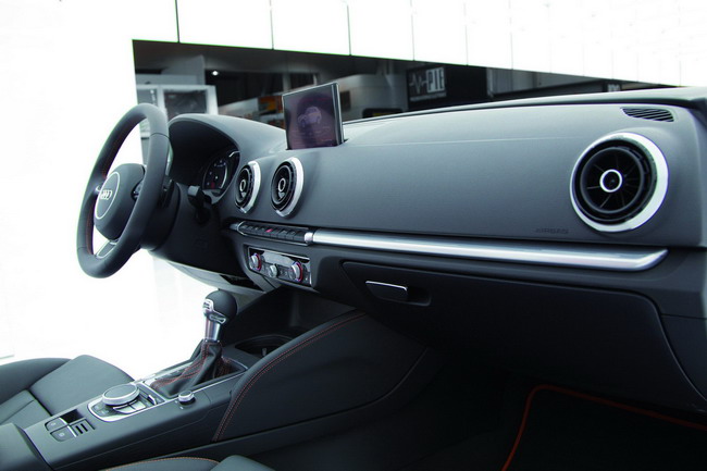 интерьер нового Audi A3