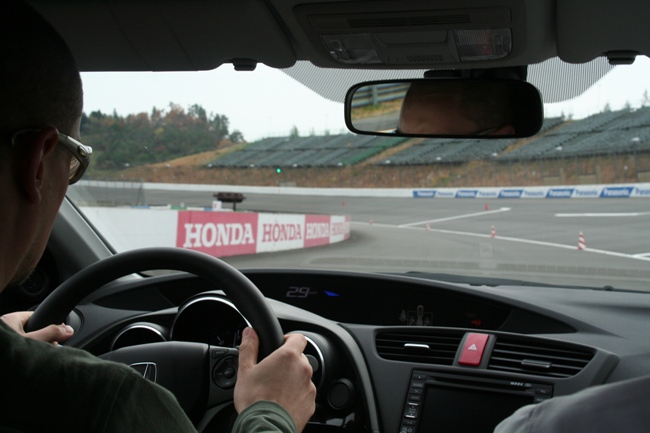 Новый дизельный Honda Сivic на трассе Twin Ring Motegi (Япония).