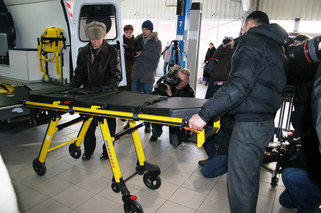«АИС» предоставит украинским медикам автомобили скорой помощи