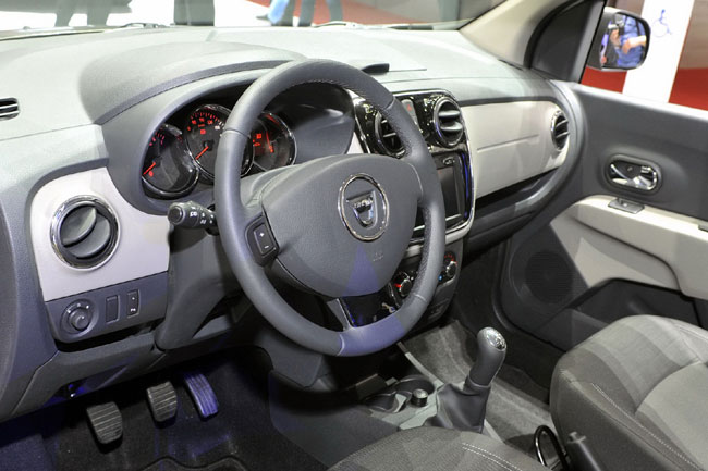 На Женевском автосалоне 2012 официально представлен минивен Dacia Lodgy