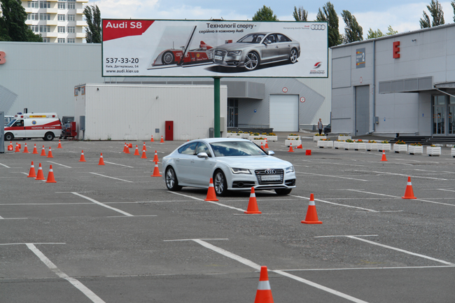 Audi Sport Experience: заезды на автомобилях Audi