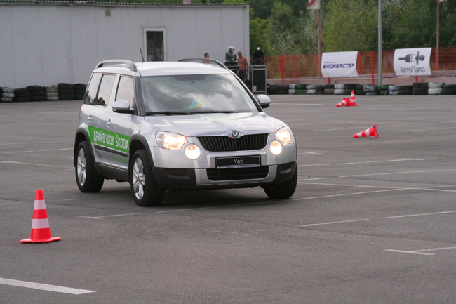 Тест-драйв автомобилей: Skoda учит безопасности