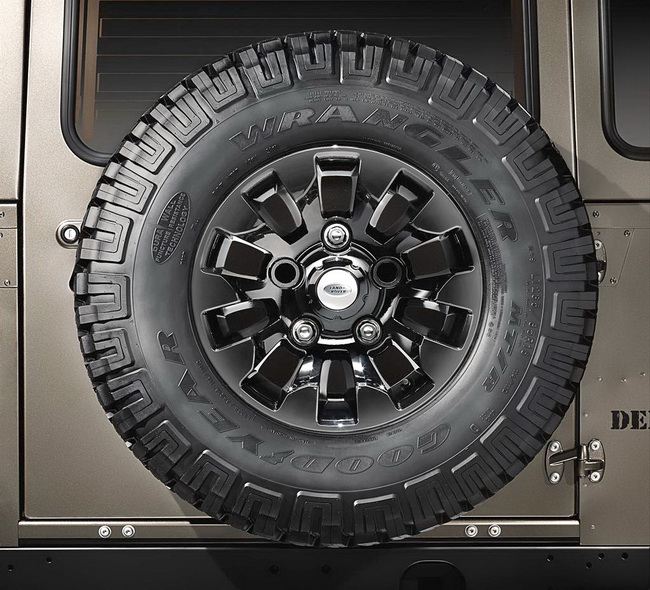 Land Rover Defender получил новую версию Defender XTech Special Edition