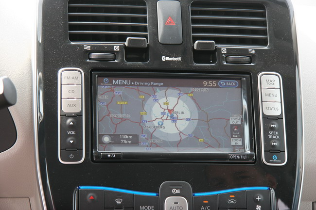 Ключевая информация для Nissan Leaf - GPS-карта с расположением зарядных станций.