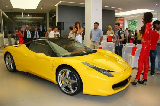 Салон Ferrari в  Киеве