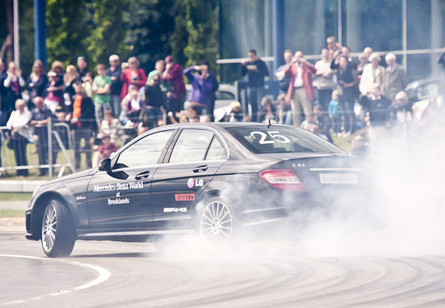 Mercedes установил рекорд на самый длинный дрифт