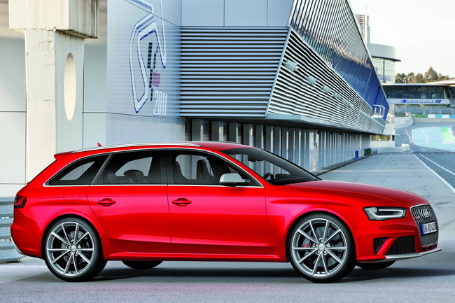 Audi RS4 Avant появится осенью