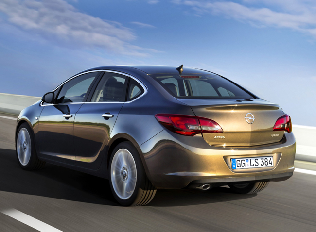 Новый седан Opel Astra