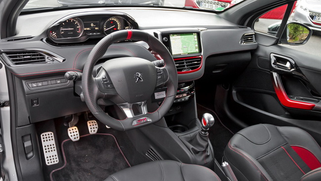 Продажи спортивного хэтчбека Peugeot 208 GTi в Украине