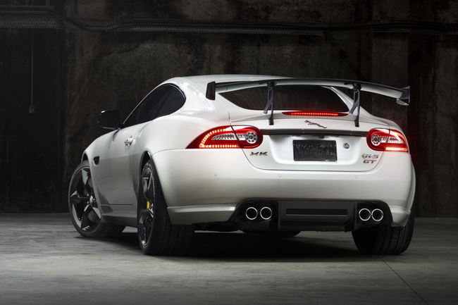Автошоу в Нью-Йорке 2013: самое быстрое купе Jaguar XKR-S GT