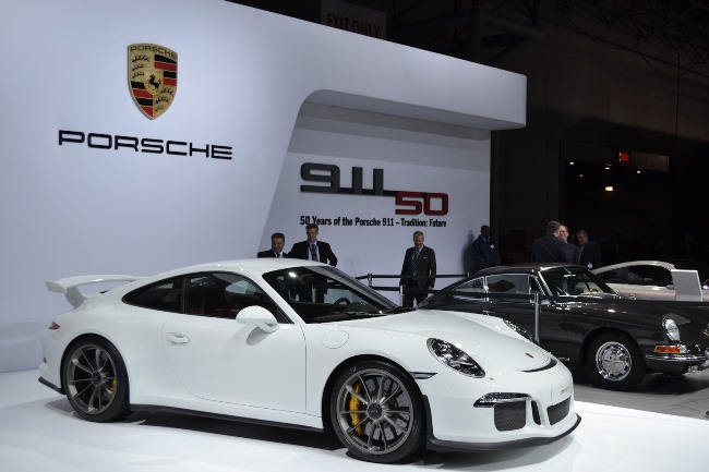 Новинки автосалона в Нью-Йорке 2013: Porsche 911 GT3