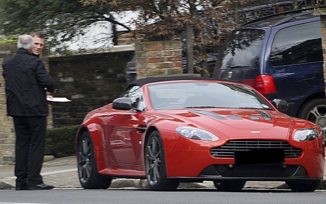 Aston Martin V12 Vantage Roadster для Джеймса Бонда