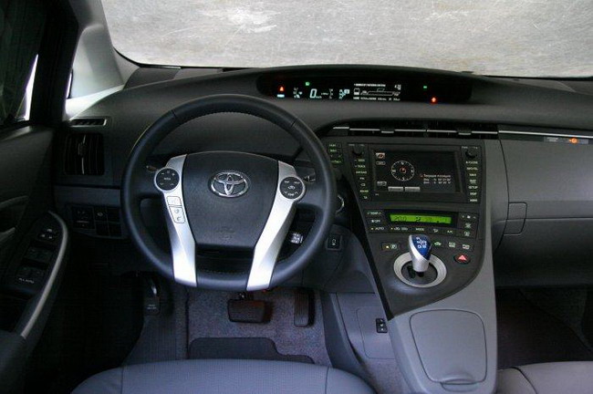 салон Toyota Prius 