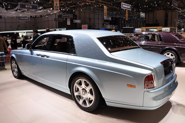Электрический седан Rolls-Royce