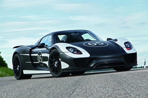 Porsche 918 Spyder проходит дорожные тесты