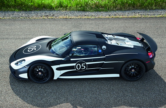 Porsche 918 Spyder проходит дорожные тесты
