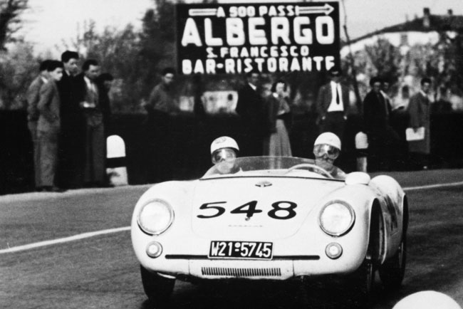 «Заводские» Porsche стартуют в легендарной «Mille Miglia»