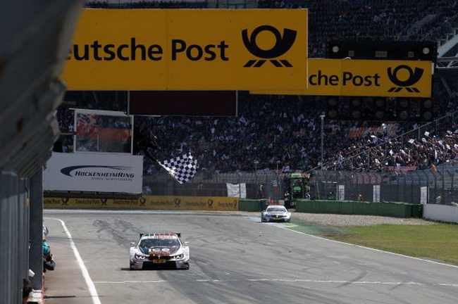 Марко Виттман на BMW M4 DTM выиграл в первой гонке сезона DTM