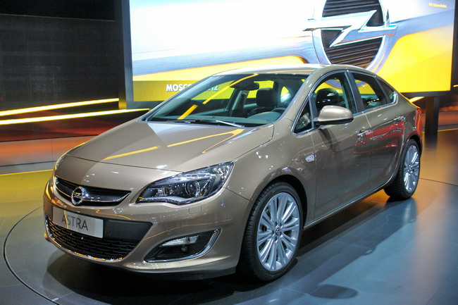 седан Opel Astra