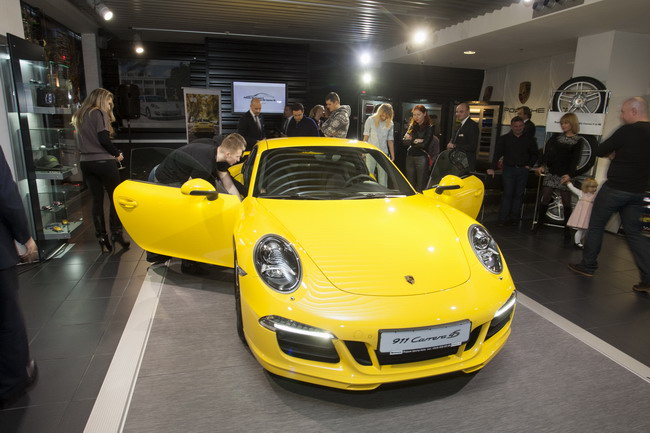 нове покоління повноприводних моделей Porsche 911