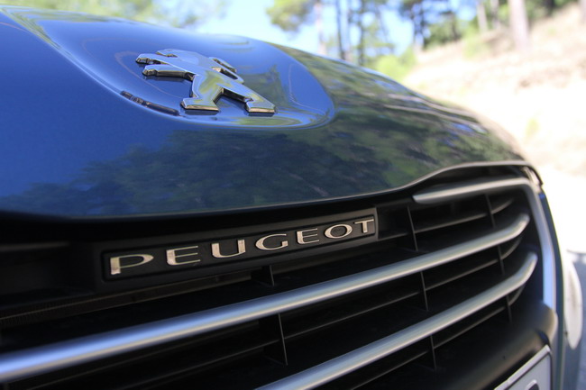 Новый седан Peugeot 301