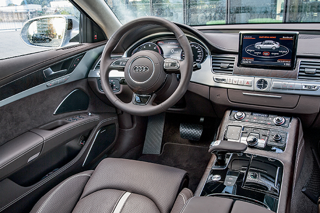 Тест-драйв Audi A8